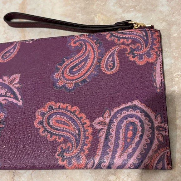 Michael Michael Kors paisley printed wristlet - Picture 7 of 10